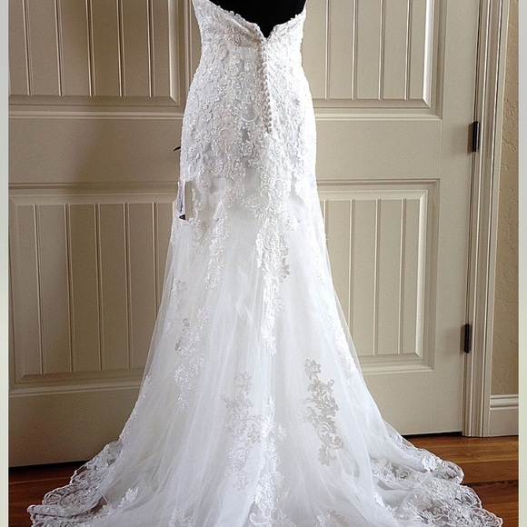 Maggie Sottero Wedding Dress - Picture 2 of 7